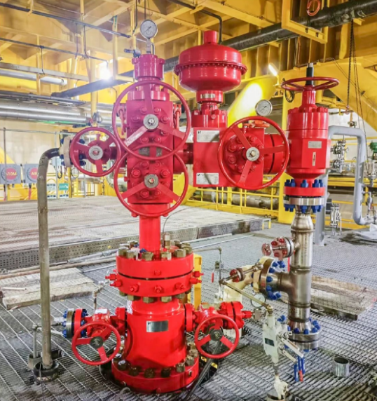 冰球突破mg井口产品助力新里程!亚洲第一深水导管架平台建设(图1)